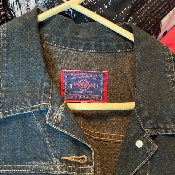 🎸 Vintage 90’s Hard Rock Cafe Denim Jacket – Never Worn! 🎸 - Picture 4 of 16